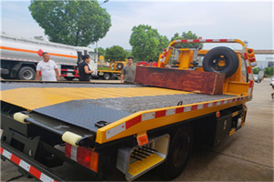 西上园附近拖车电话号码服务